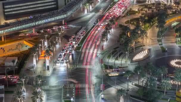 Utsikt över korsningen med många transporter i trafik natt Timelapse antenn — Stockvideo