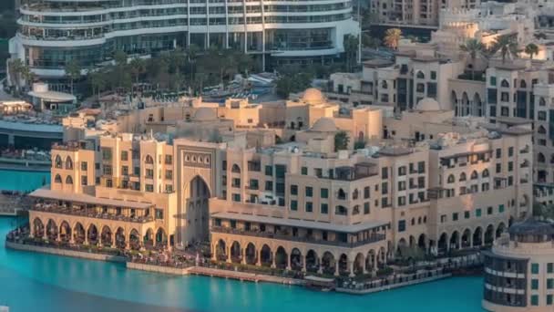 Dubai centro da cidade com fontes área perto do shopping e souk timelapse . — Vídeo de Stock