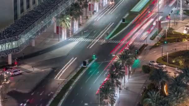 야간 시간 비행시많은 차량 과 교차하는 모습 — 비디오