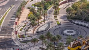 Trafikteki birçok taşıma aracıyla kesişme zamanının görüntüsü