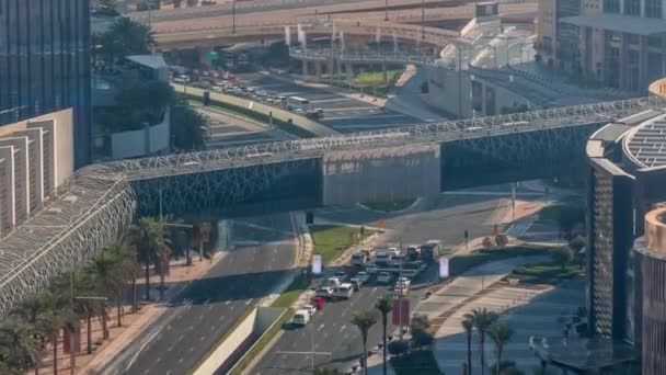 Utsikt över korsningen med många transporter i trafiken Timelapse antenn — Stockvideo