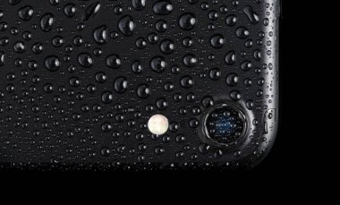 Brasov, Romanya - 25 Kasım 2016: iphone 7 siyah mat wa ile