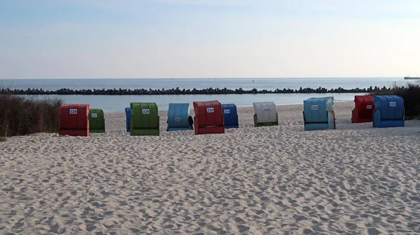 Containers van verschillende kleuren — Stockfoto