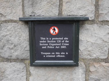 Günah yasak uyarı işareti, Buckingham Palace - bu olan korumalı bir site altında parça 128 ciddi organize suç ve polis hareket 2005 - ceza gerektiren bir suç tecâvüz bu sitede olduğunu