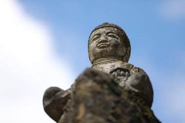 Doğa Budda heykeli