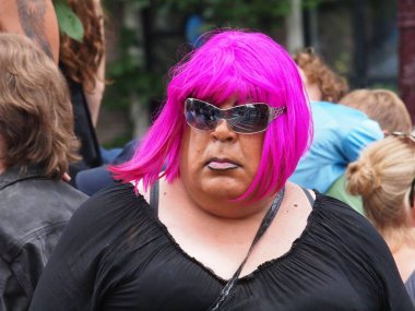 Amsterdam, Hollanda - 4 Ağustos 2012: Katılımcılar Amsterdam Gay gurur ünlü Canal geçit töreninde