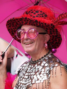 Amsterdam, Hollanda - 4 Ağustos 2012: Katılımcılar Amsterdam Gay gurur ünlü Canal geçit töreninde