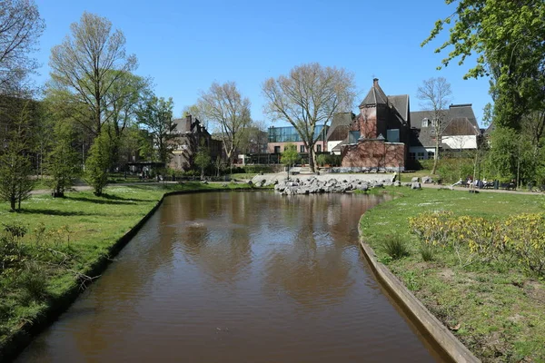 Vista Soleada Del Canal Agua Con Vegetación Oosterpark Amsterdam —  Fotos de Stock