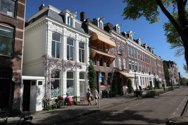 Άμστερνταμ Βόρεια Ολλανδία Ολλανδία Απριλίου 2020 Σπίτια Στο Ruysdealkade — Φωτογραφία Αρχείου