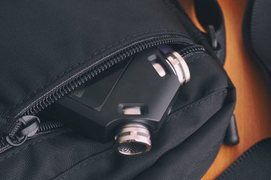 Ses kaydedici bir çanta içinde