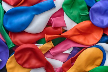 Değil şişirilmiş balon yığın