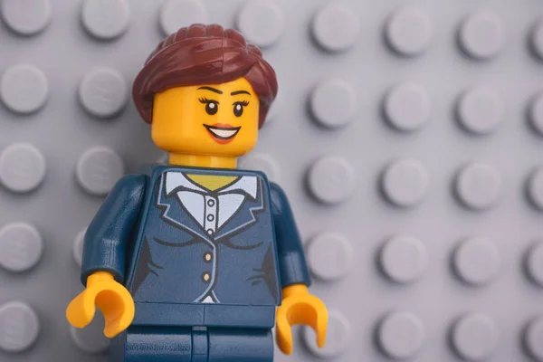 Porträtt av en Lego affärskvinna minifigur — Stockfoto