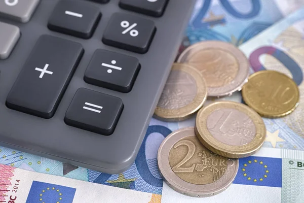 Calculadora Con Billetes Monedas Euros Concepto Financiero Primer Plano — Foto de Stock