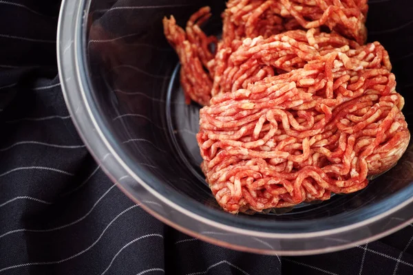 Minced Beef Glass Bowl Low Key Close — Stock Photo, Image