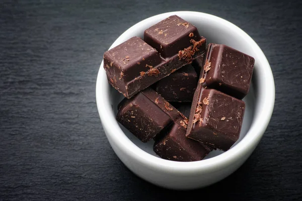 Zelfgemaakte Pure Chocolade Een Kom Rustig Aan Sluiten — Stockfoto