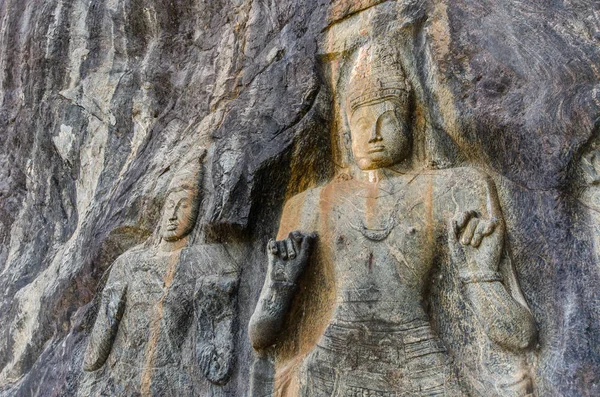 Buduruwagala はスリランカの古代の仏教寺院です。. — ストック写真