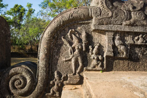 kadın Korawakgala Lankatilaka Gedige, Sri Lanka, Asya düşündüm