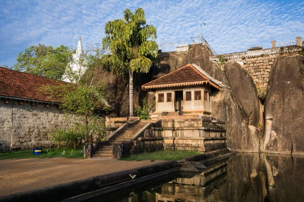Isurumuniya Vihara, bir Budist tapınağında kutsal şehir Anuradhapura, kültürel üçgen, Sri Lanka, Asya mağara