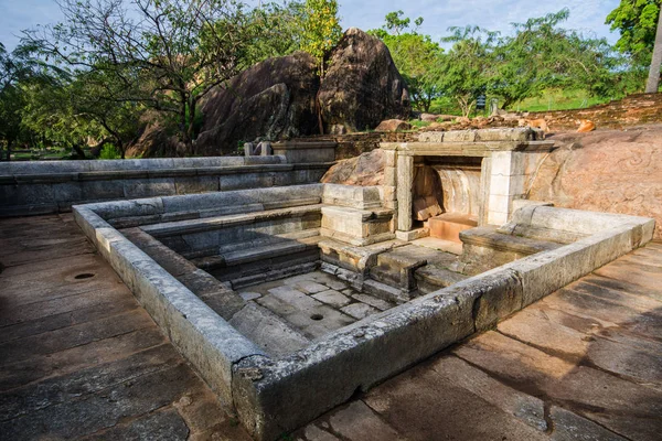 Ranmasu Uyana Sri Lanka bir park antik Magul Uyana içeren vardır. (Royal Park) Bu Isurumuni Vihara ve antik kutsal şehir, Anuradhapura, Sri Lanka Tissawewa yakın bulunmaktadır.