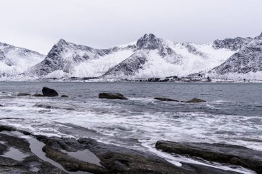 Senja güzel sahil Norveç'te
