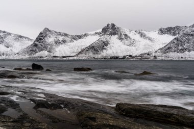 Senja güzel sahil Norveç'te