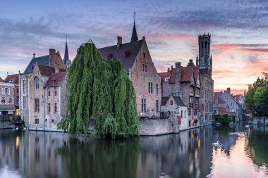 brugge güzel bir şehir