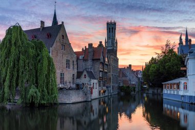 brugge güzel bir şehir