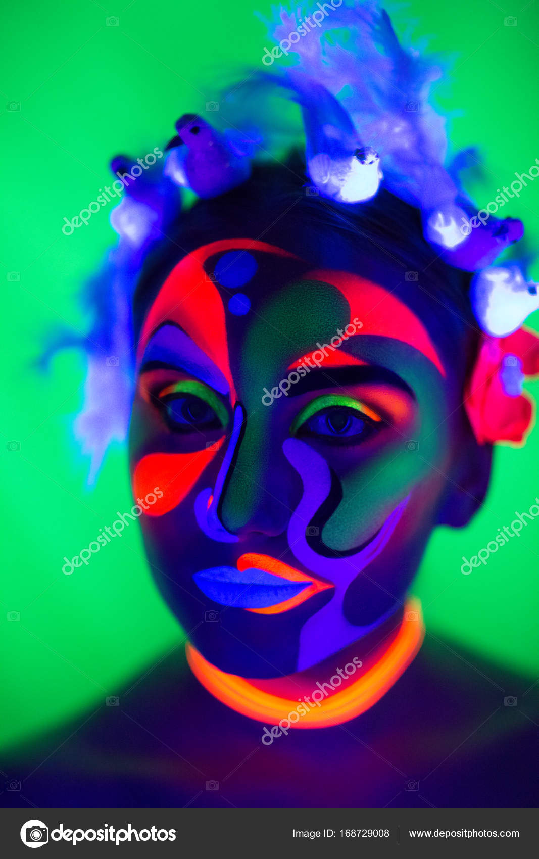 Неоновый свет женщины — Стоковое фото © OlgaOsa 168729008