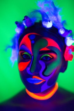kadın neon ışık