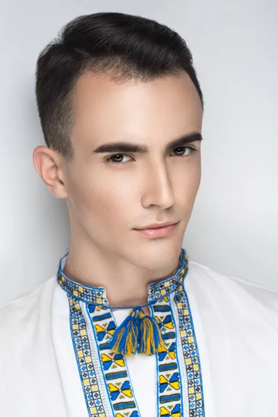 Man in traditional Ukrainian embroidery — Stock Photo, Image