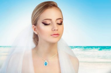 güzel bir kadın yüzü