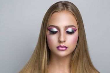 güzel bir kadın yüzü