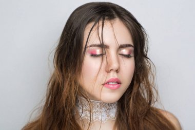 Güzel kadın yüzü