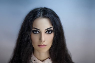 Güzel kadın yüzü