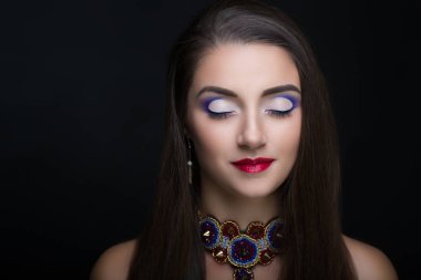 kadın parlak makyaj