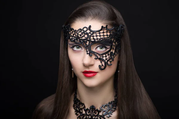 Mujer con máscara negra — Foto de Stock