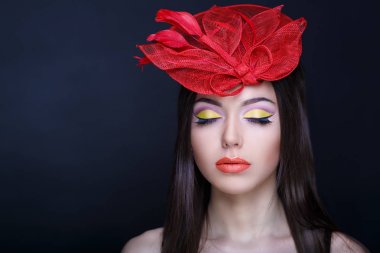 kadın ile büyük kırmızı Aksesuar 