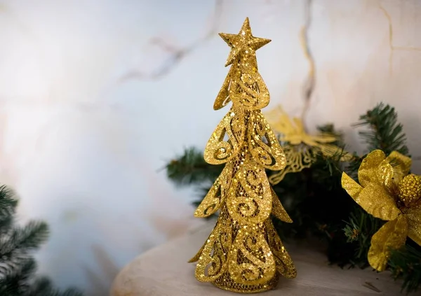 Gouden x-mas tree — Stockfoto