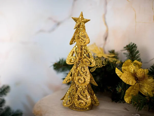 Gouden x-mas tree — Stockfoto