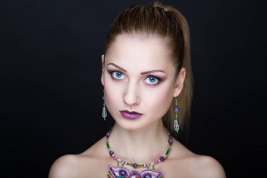 mükemmel bir kadın yüzü