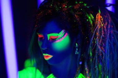 Kadın neon sanat