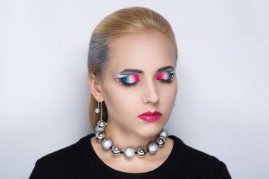 Yabancı kadın makyaj