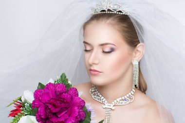 mükemmel genç gelin