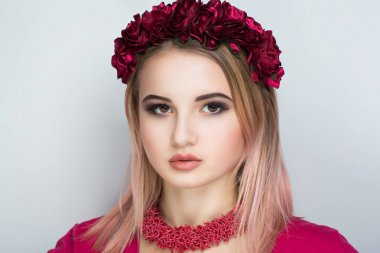 güzel bir kadın yüzü