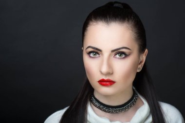 kadın parlak makyaj