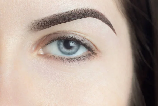 Augenbrauenfrau — Stockfoto