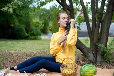 Bahçedeki üzümler