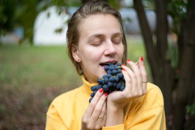 Bahçedeki üzümler