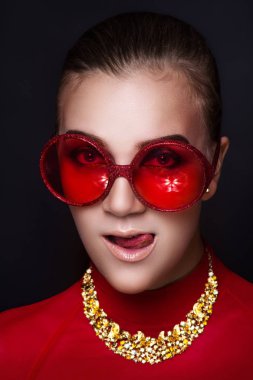 deli kadın glassess