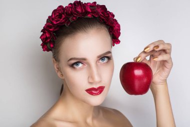 kadın Kırmızı elma